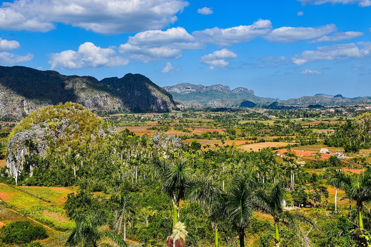 Vinales-Tal mit Bergen und klarem Himmel