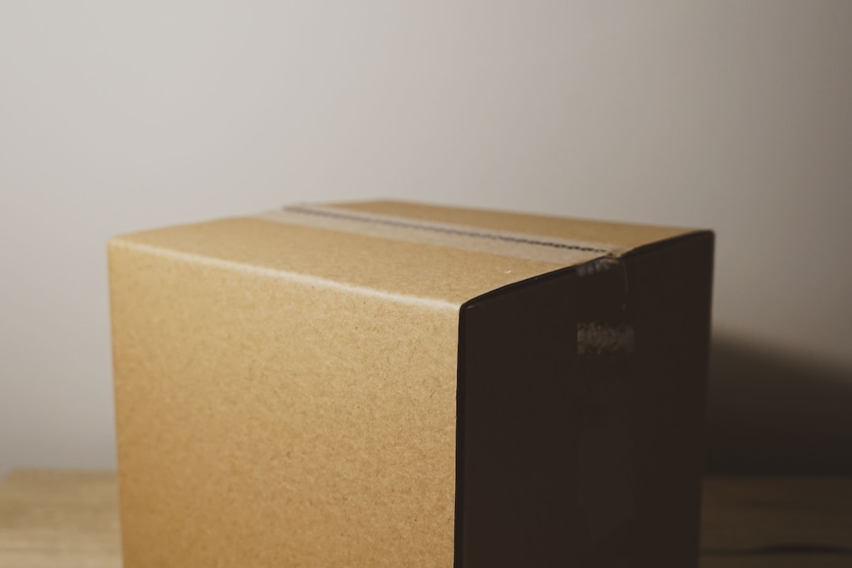 Verschlossenes Versandpaket