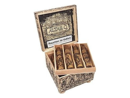Ansicht 1 von 3 anzeigen: Oscar Valladares Altar Q Toro, Format Toro, Herkunft Honduras