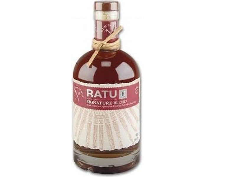 Ohne Marke RATU 8 Jahre Signature Rum Liqueur, Detailansicht
