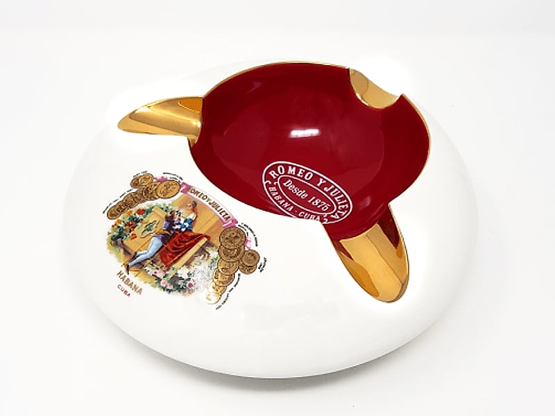 Ohne Marke Romeo y Julieta 3er-Porzellan-Aschenbecher, Detailansicht