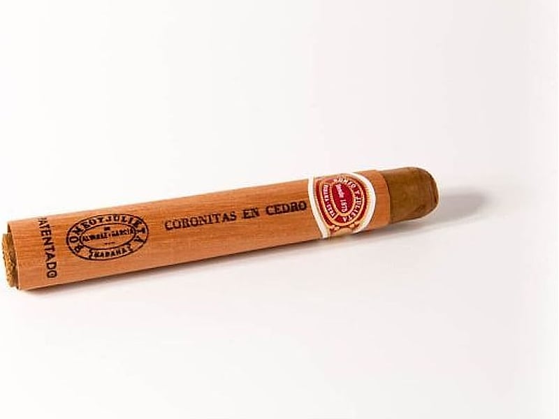 Romeo y Julieta Romeo y Julieta Coronitas en Cedro, Detailansicht